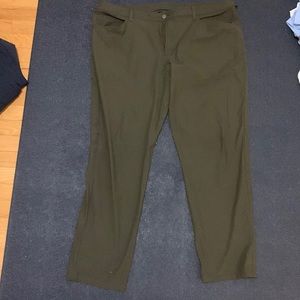 Forrest green ABC Lululemon pants